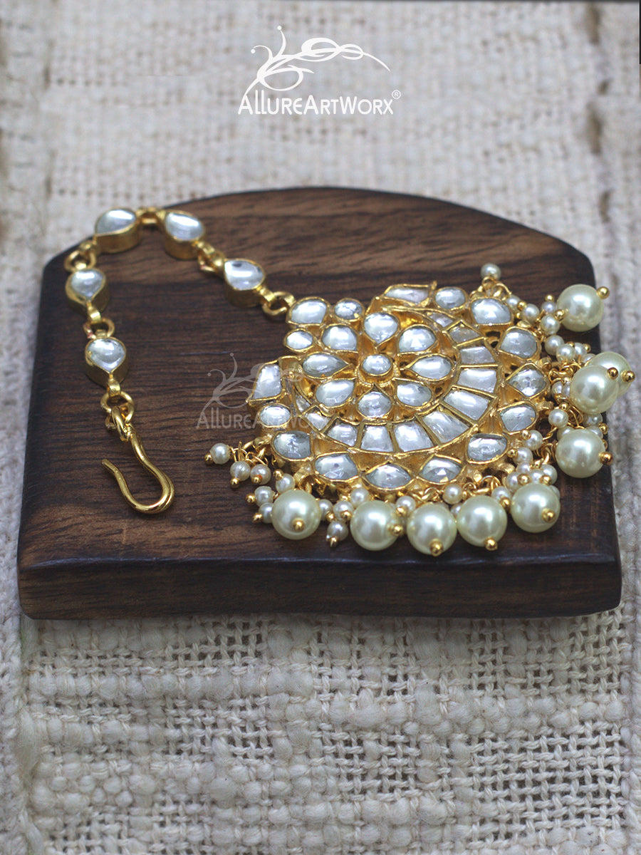 Kundan Maangtika